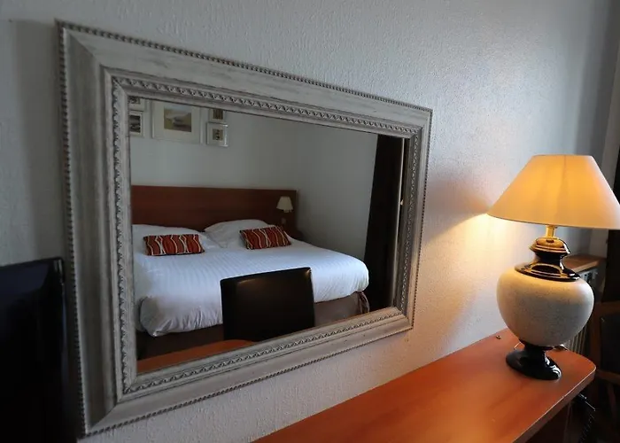 オテル コルベール 3*