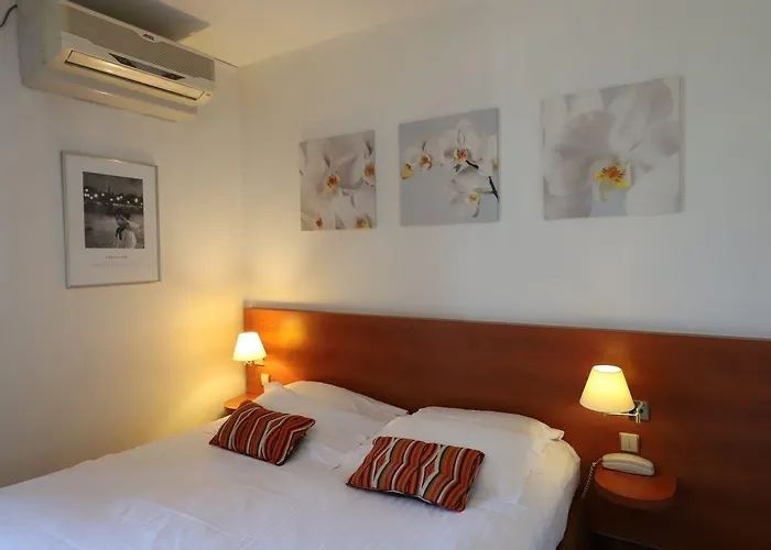 ホテル オテル コルベール