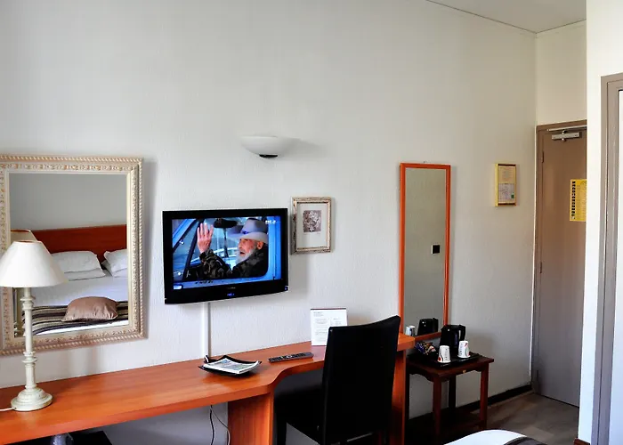 オテル コルベール