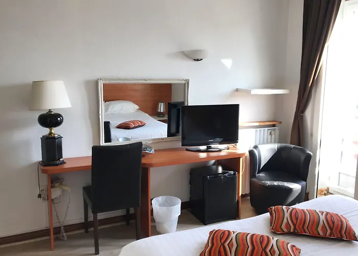 オテル コルベール 3*