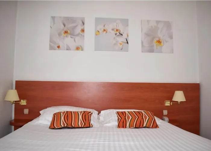 オテル コルベール ホテル